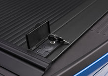 Load image into Gallery viewer, RX_OneMX_Ford-F150_Blue_Details_01KeyLock.jpg